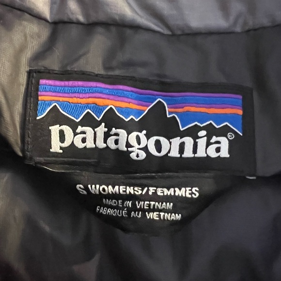 Patagonia Women's Down Vest - Size Small - Picture 4 of 4
